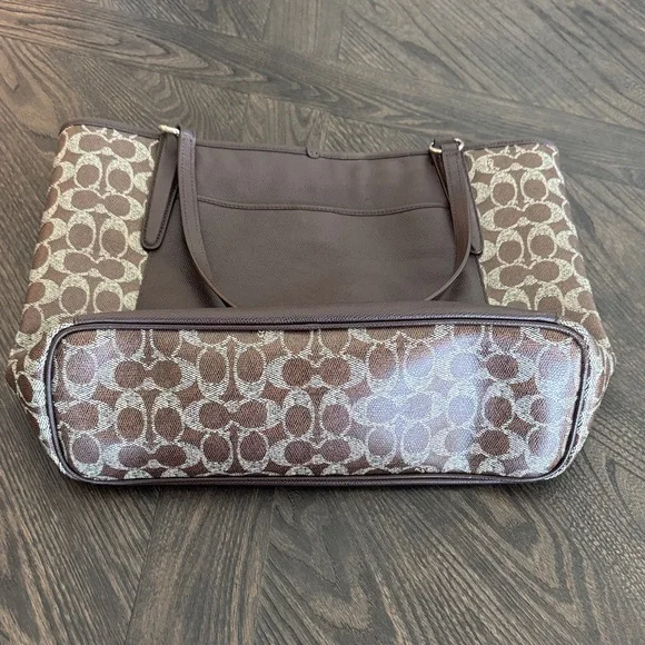 Coach Brown Signature Tote - Picture 5 of 7